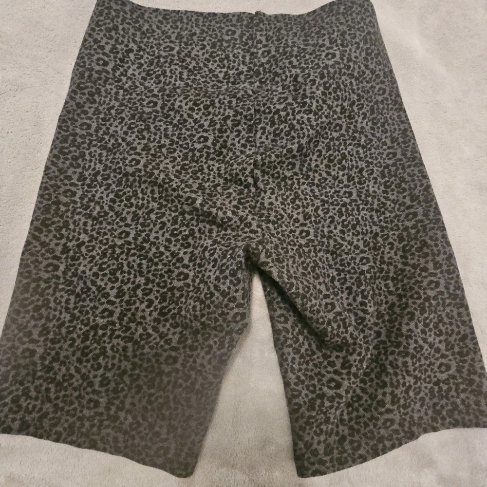 LOFT sculpt bike shorts gray and black subtle leopard print M - Picture 5 of 8